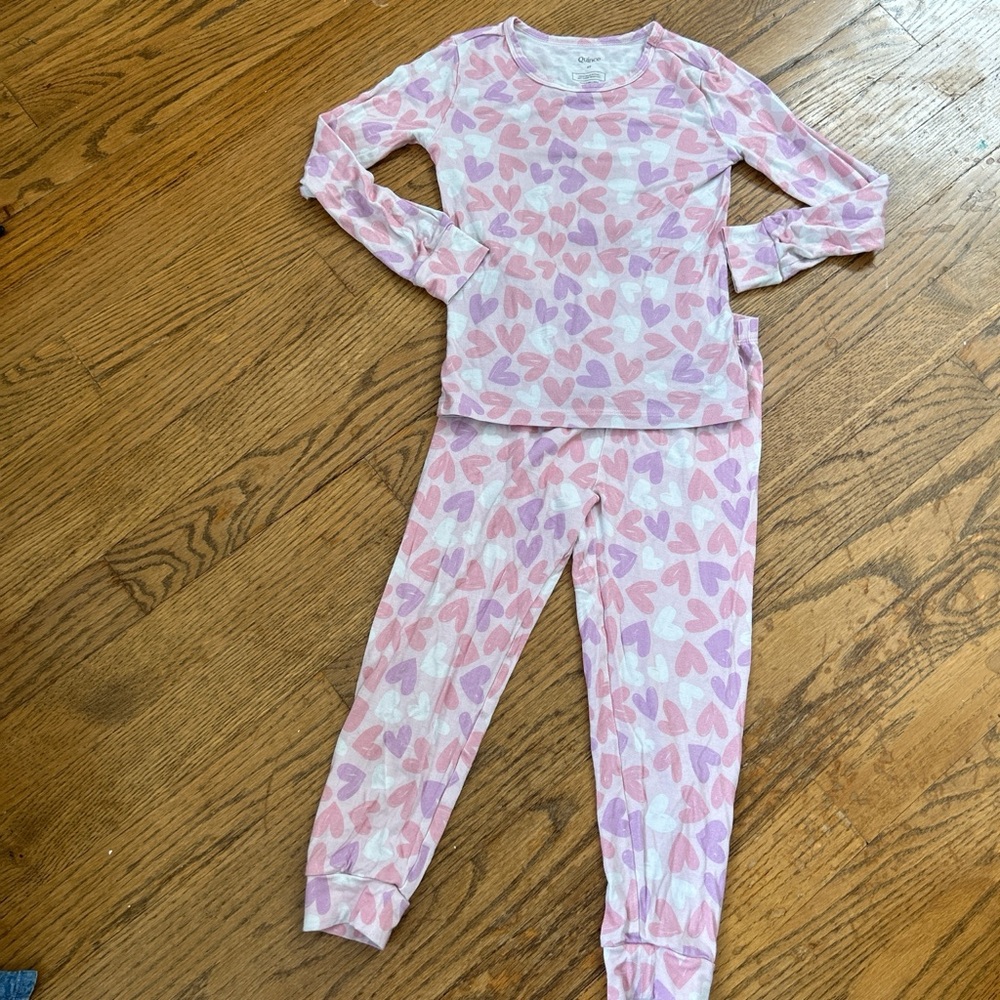 Quince bamboo toddler girls 2 piece Pink and purple heart print pajama set 4t pj